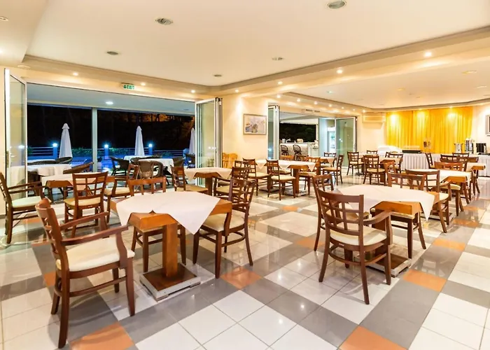 Bay מלון 4*